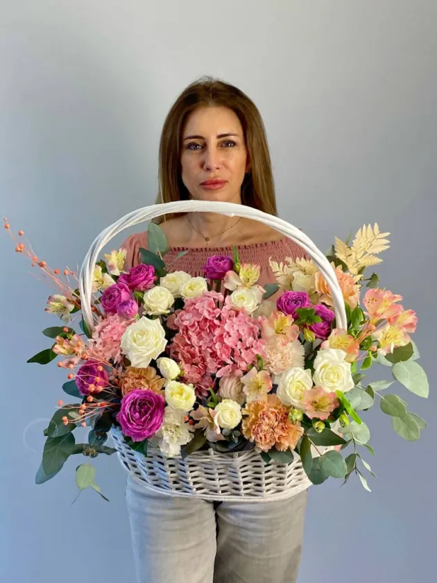 Корзина «Английский Сад»