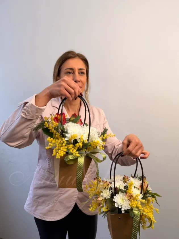 Композиция с мимозой «Весна»