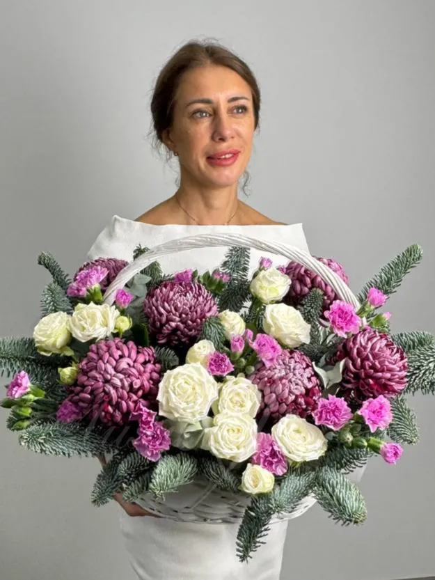 Корзина из роз и хризантем «Серенада»