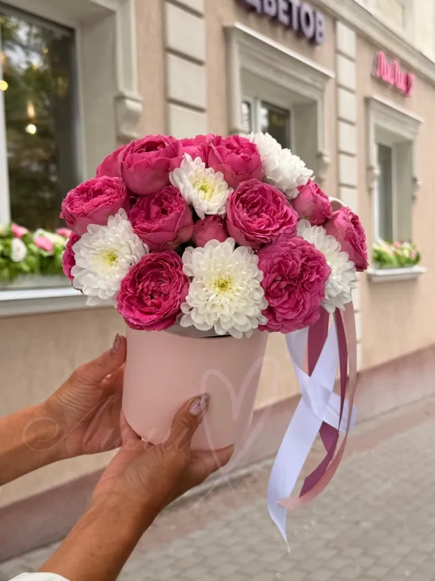 Композиция из роз и хризантемы «Заветные мечты»