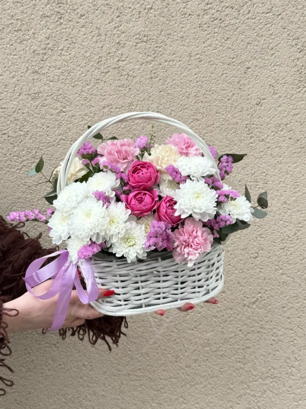 Композиция из хризантемы и гвоздики «Илинка»