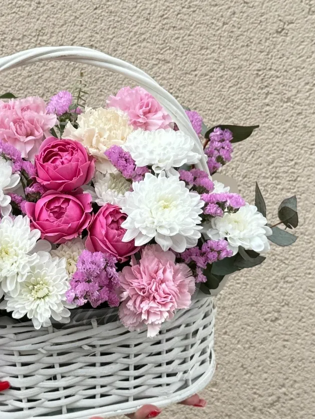 Композиция из хризантемы и гвоздики «Илинка»