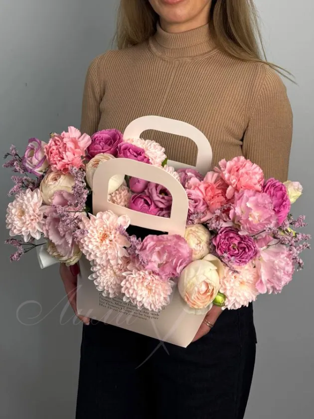 Композиция из хризантемы «Воздушный зефир»