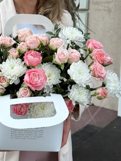 Композиция из кустовых роз «Любимая»