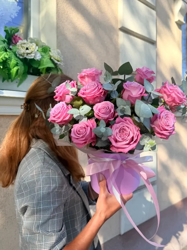 Композиция из роз «Сусанна»