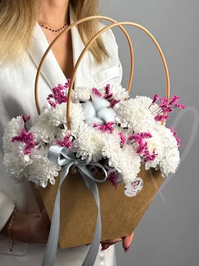 Композиция из хризантем «Мамино счастье»