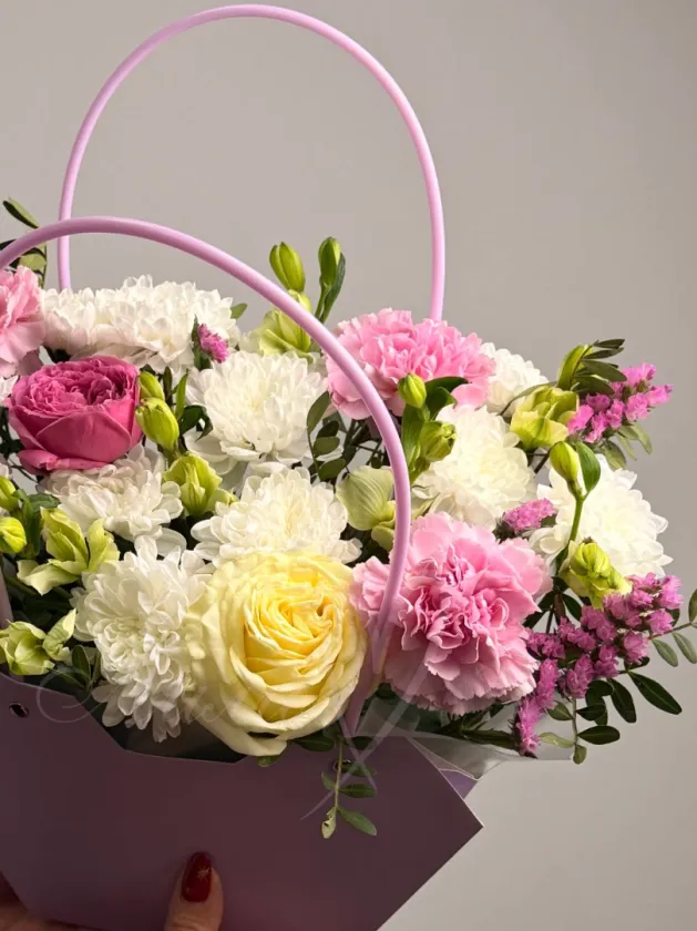 Композиция из сборных  цветов «Романтический вечер»