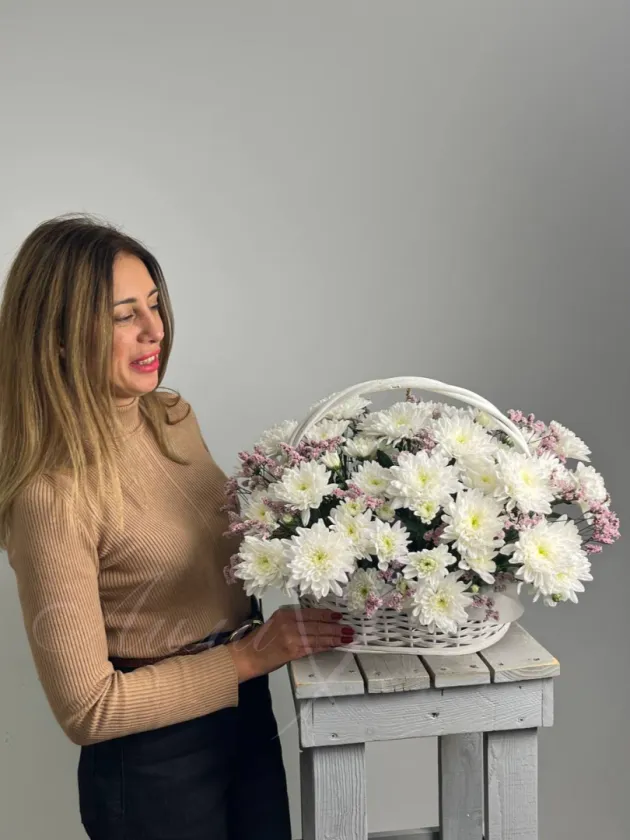 Композиция из хризантем «Мисс нежность»