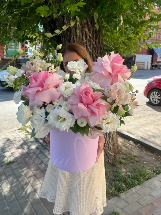 Композиция в шляпной коробке с французской розой «Мое сердце для тебя»