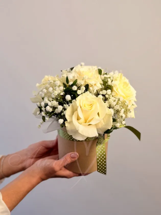 Композиция из роз «Нежное облачко»