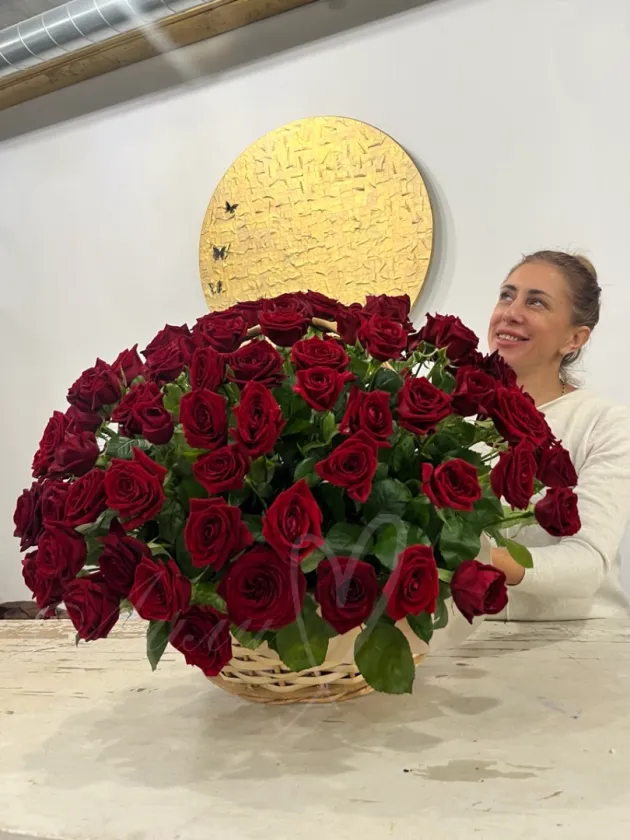 Корзина бордовых роз «101 роза»