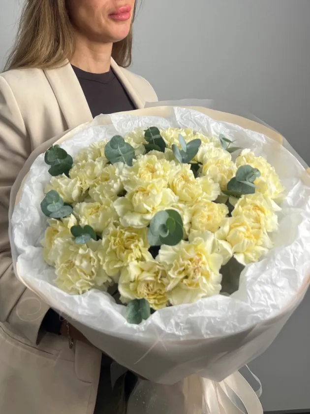 Букет из гвоздик «Диор»