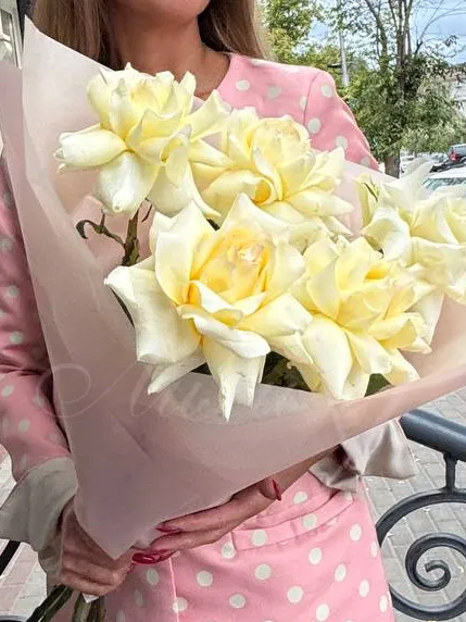 Букет из роз «Реверанс»