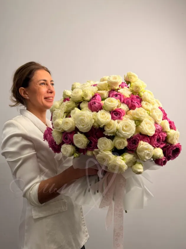 Букет 101 пионовидная роза.