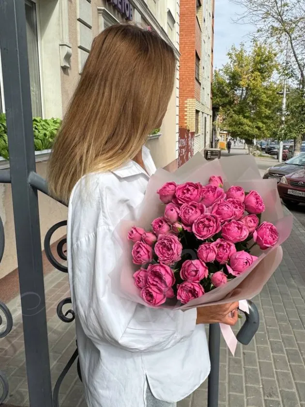 Букет из пионовидных роз «Малина»