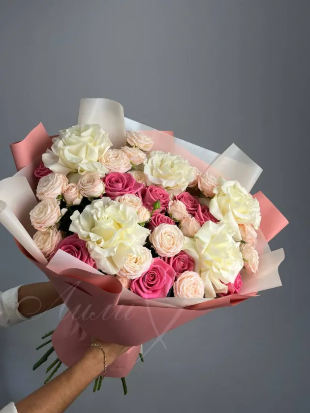 Букет из роз «Роскошь»