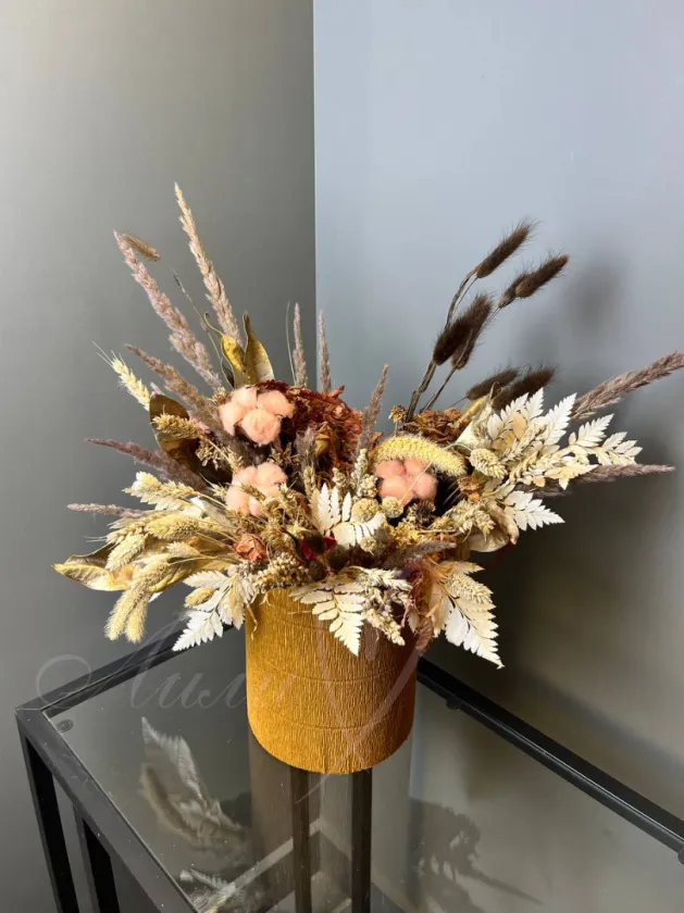 Композиция в интерьер «Саюри»