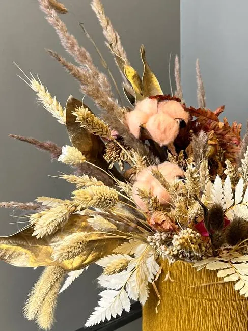 Композиция в интерьер «Саюри»