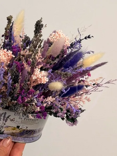 Композиция из сухоцветов «Черничный кулич»