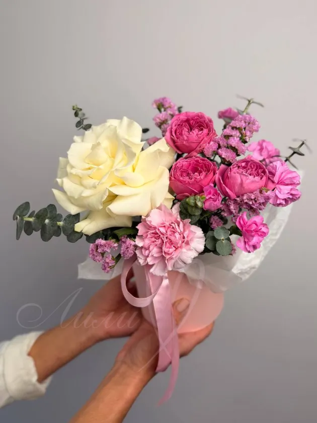 Композиция из роз «Мари»