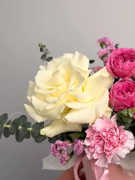 Композиция из роз «Мари»