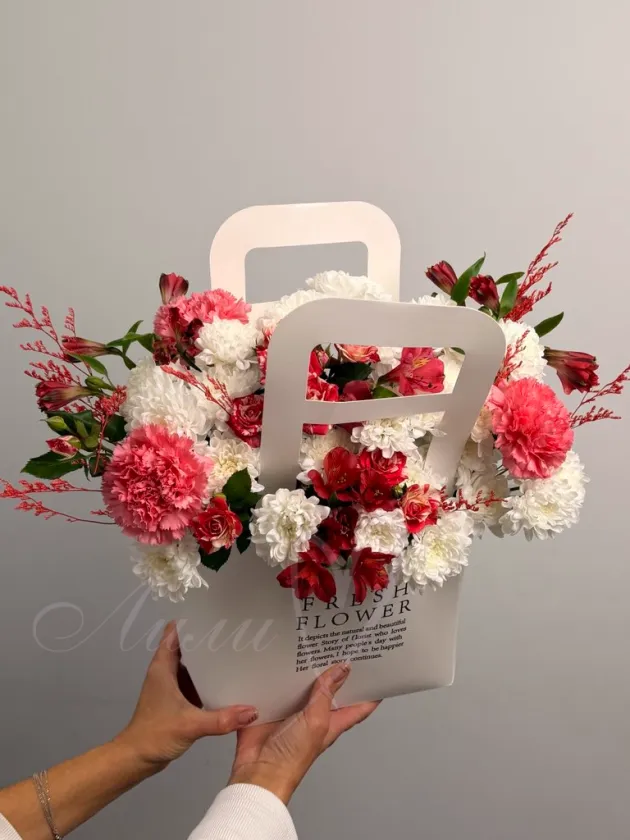 Композиция из хризантем, роз и альстромерий «Розовый Восторг»