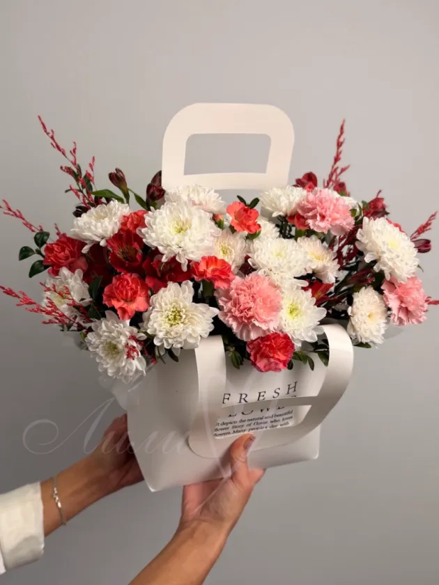 Композиция из хризантем, гвоздик и альстромерий «Розовый Восторг»