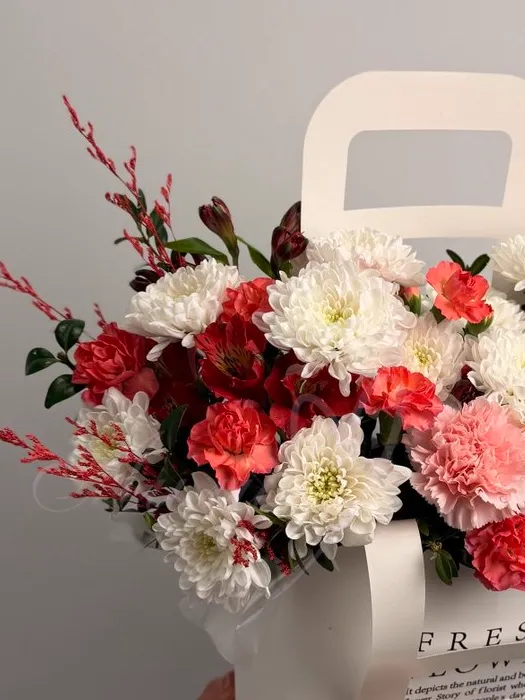 Композиция из хризантем, гвоздик и альстромерий «Розовый Восторг»