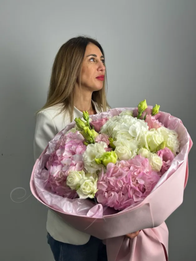 Букет с гортензией «Ванильный рай»