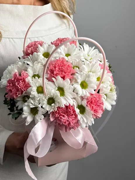 Композиция  из хризантем «Комплимент»