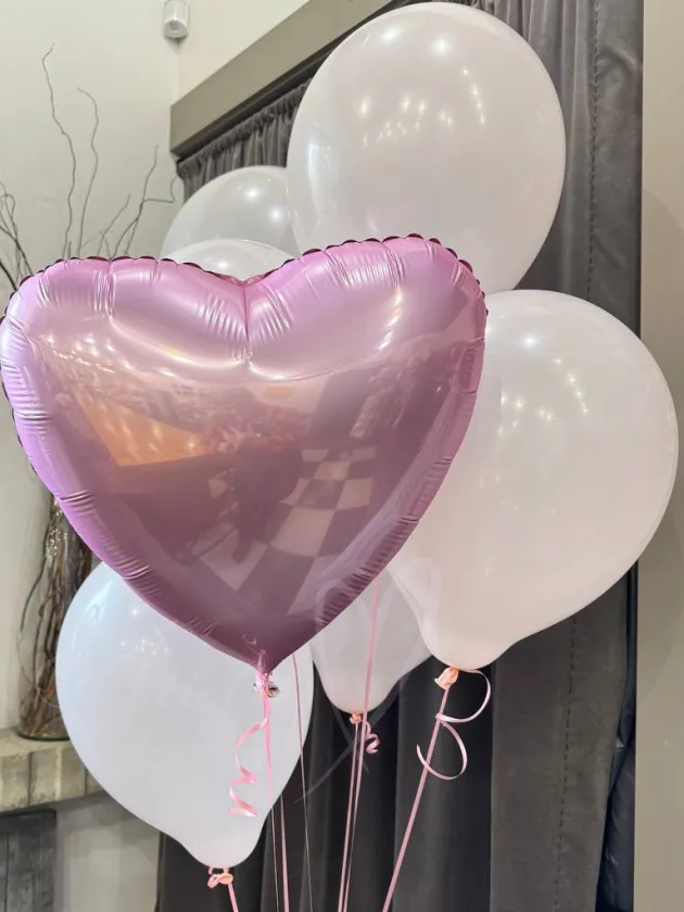 Фонтан из розовых шаров