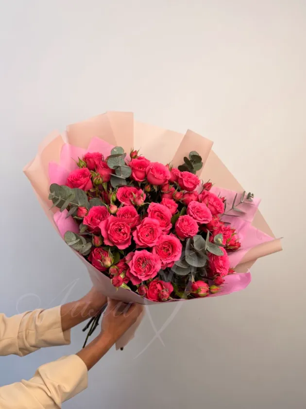 Букет из кустовых роз «Бэлла»