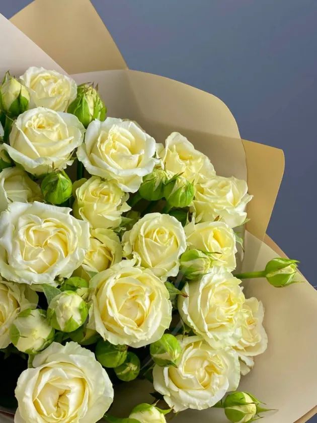 Букет из кустовых роз «Бэлла»