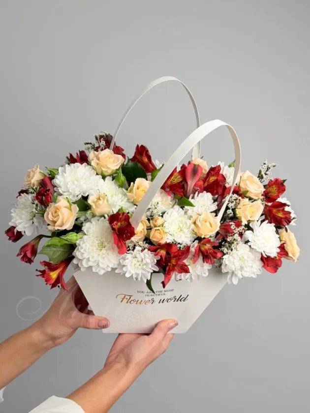 Композиция из хризантемы и альстромерии «Английский сад»