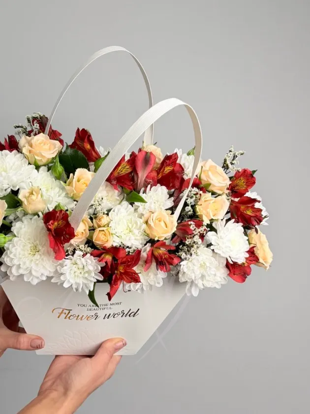 Композиция из хризантемы и альстромерии «Английский сад»