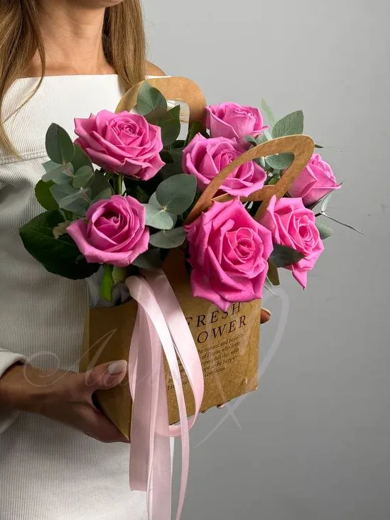 Композиция из роз «Сердце для нее»