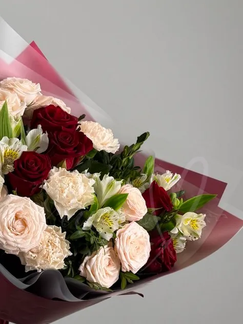 Букет с розами «Румыния»