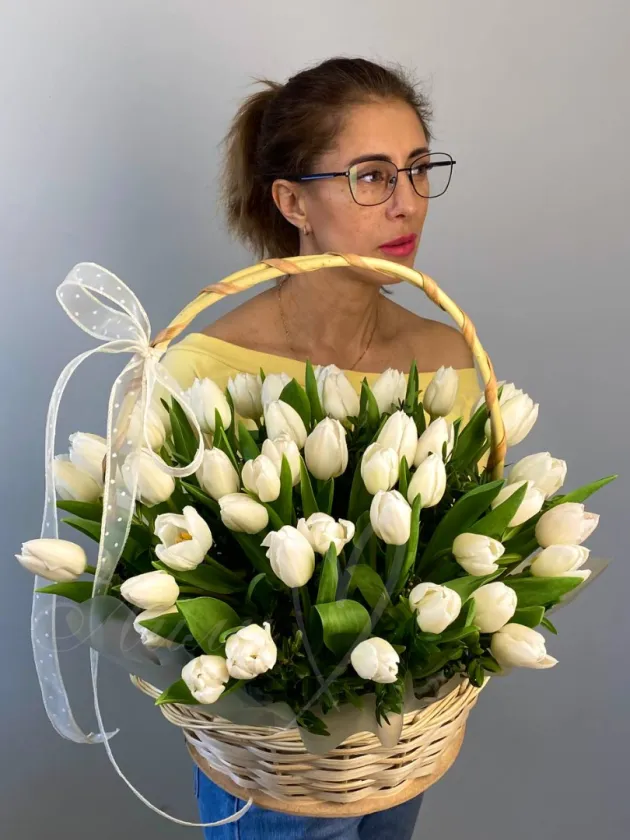 Композиция «С тюльпанами»