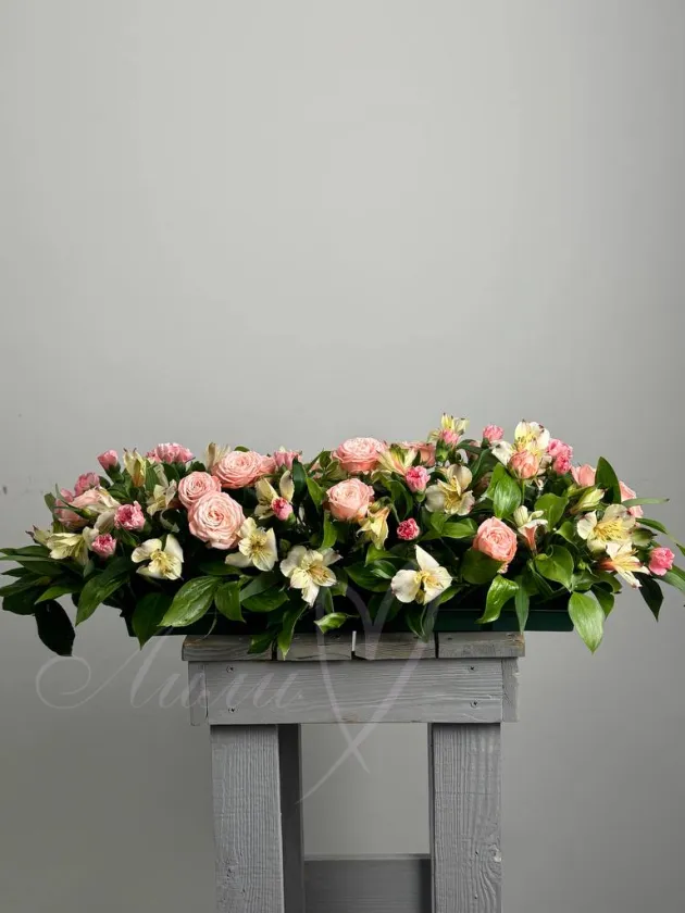 Композиция с кустовой розой