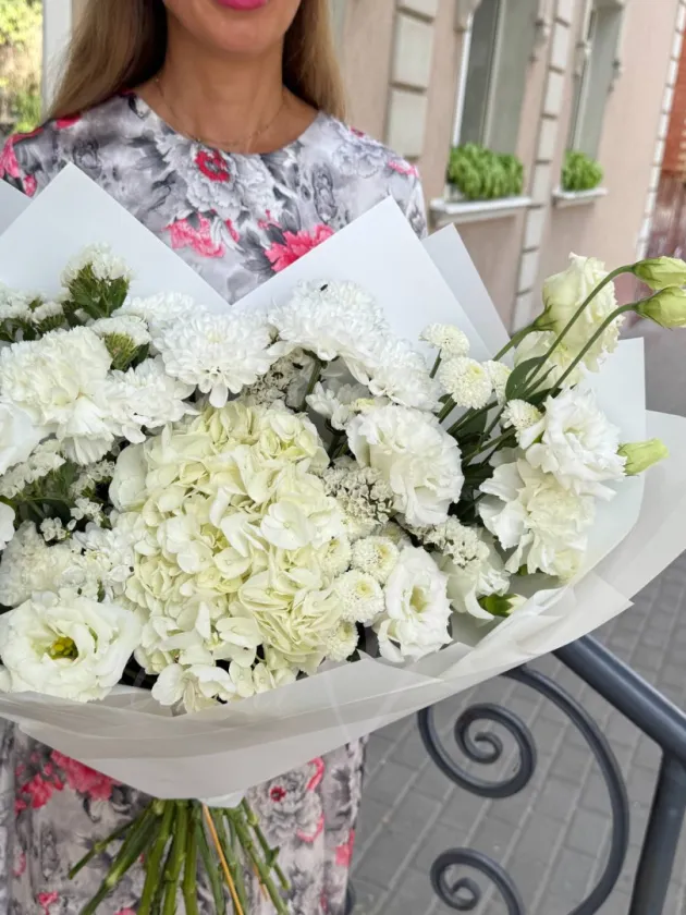 Букет с гортензией «Луиза»