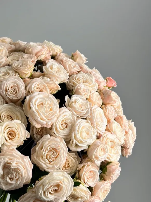 Букет кустовых роз