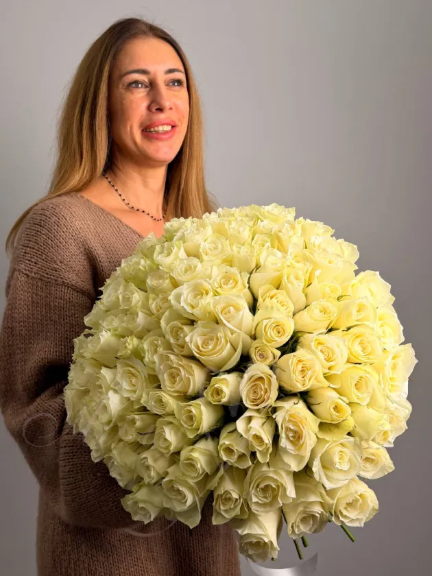 Букет из 101 белой  розы