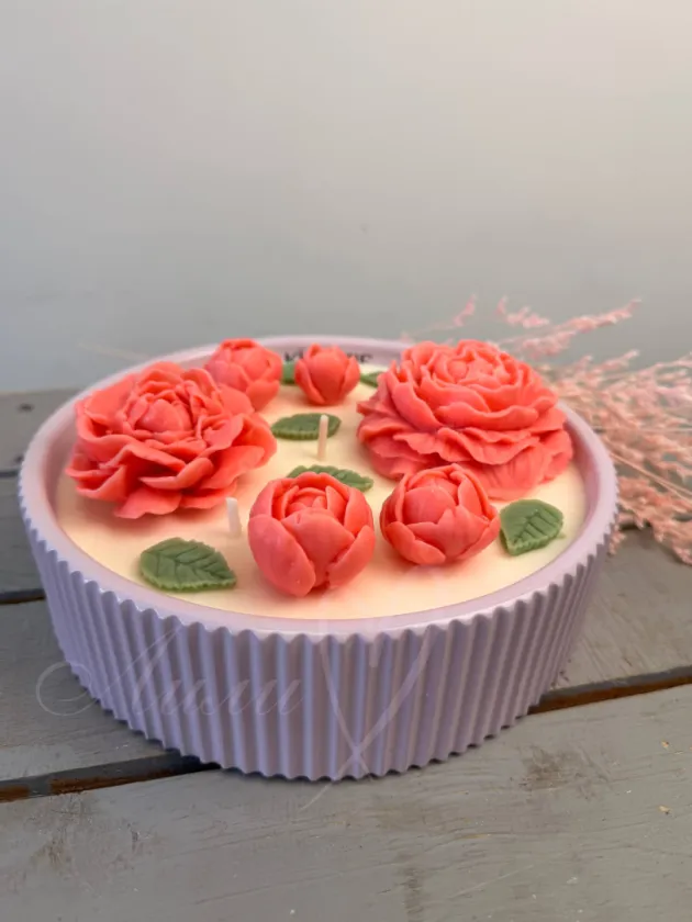 Аромасвеча Цветы в блюде