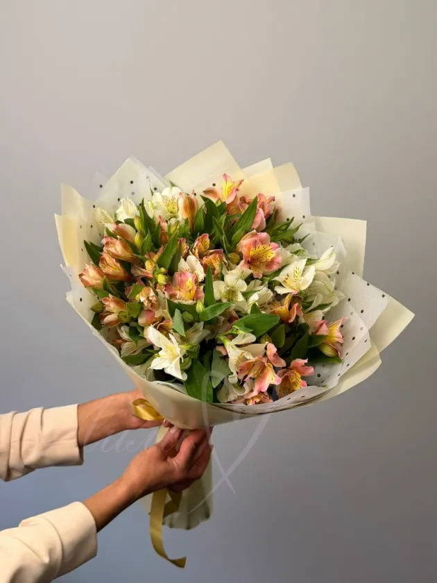 Букет из альстромерий «Мотыльки»