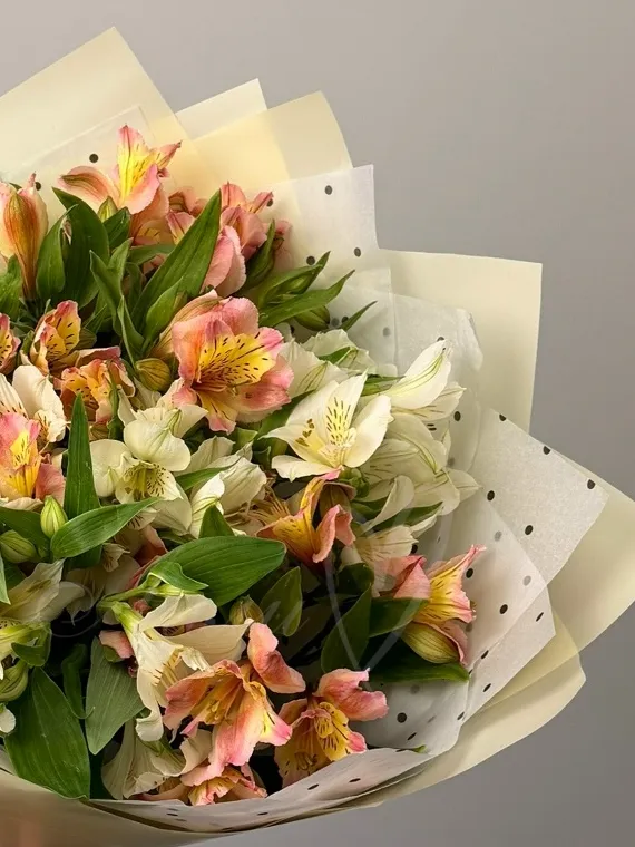 Букет из альстромерий «Мотыльки»