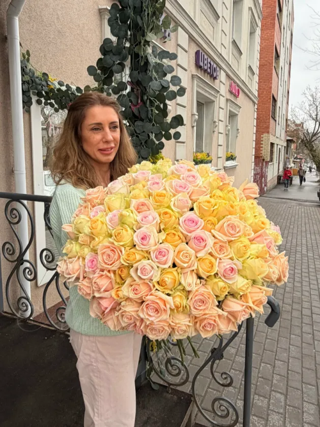 Букет из 101 розы нежный