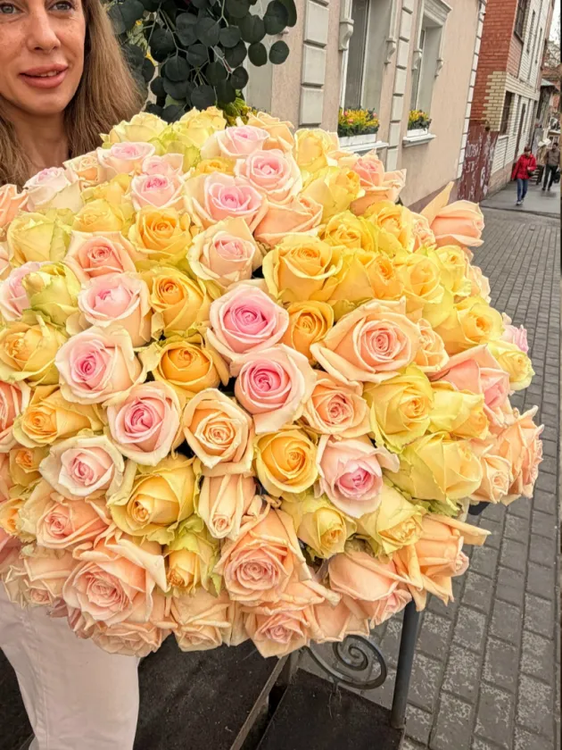 Букет из 101 розы нежный