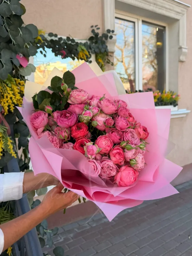 Букет из кустовых роз «Жизель»