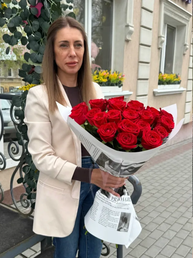 Букет из роз «Властелин ее сердца»