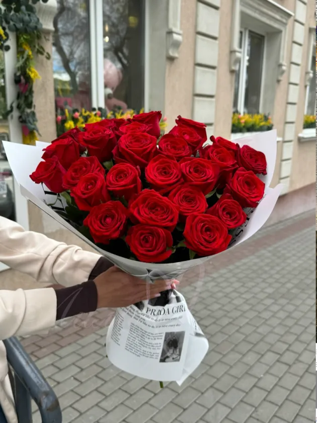 Букет из роз «Властелин ее сердца»